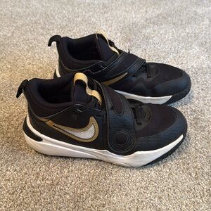 Nike shoes- size 2 (kids)